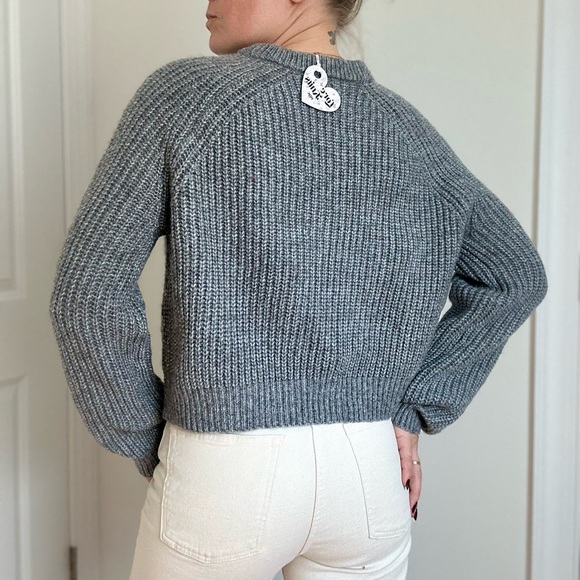 Cut Out Cable Knit Pullover Sweater - Picture 6 of 9